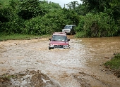 Gian nan giữa mùa mưa - 3
